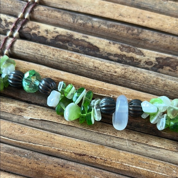 Artisanal Green and Silver Necklace with Ornate Pendant - Picture 5 of 13